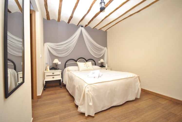 5 Bedrooms Cottage