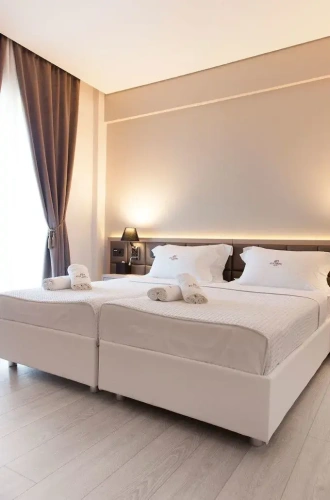 Deluxe Twin room with courtyard view