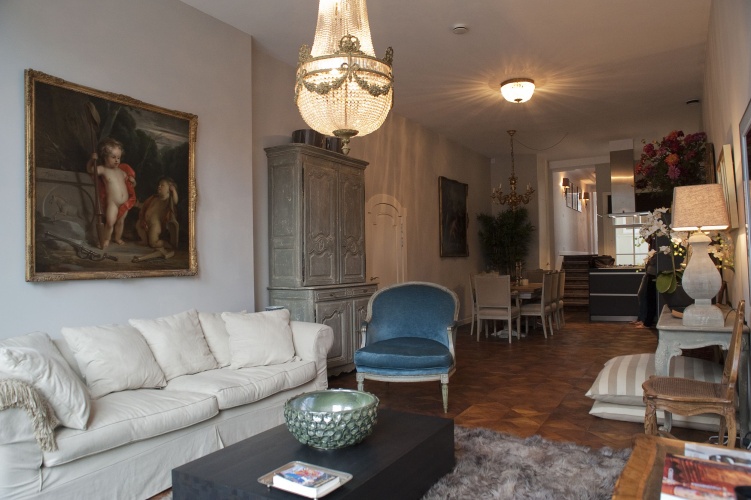 2 Bedrooms Presidential Suite with canal view