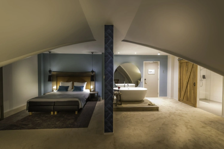 Luxury Suite