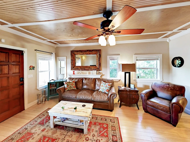 2 Bedrooms Cottage