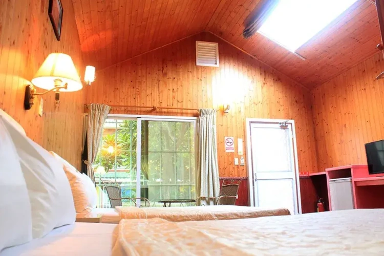Superior Quadruple room with land view