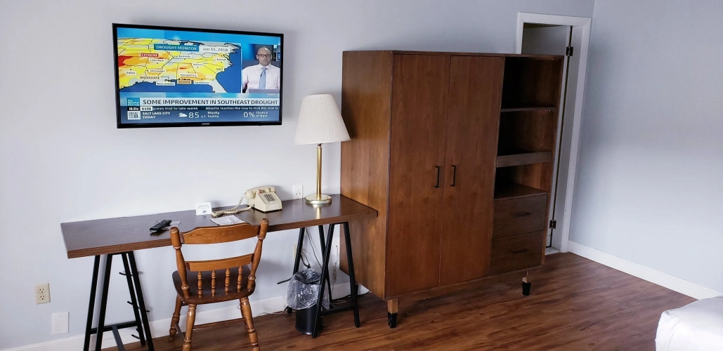 Standard Quadruple room with street view