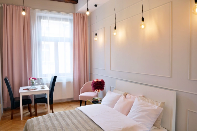 2 Bedrooms Apartment