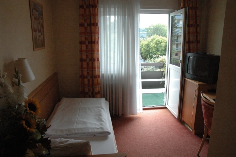Standard Single room
