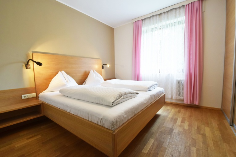 2 Bedrooms Apartment with balcony and with garden view