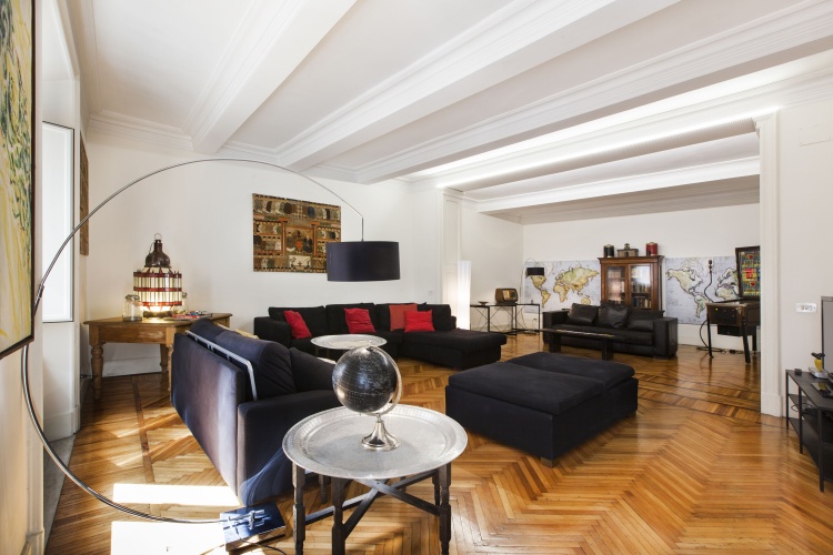 4 Bedrooms Luxury Apartment