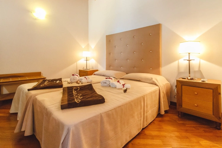 2 Bedrooms Villa