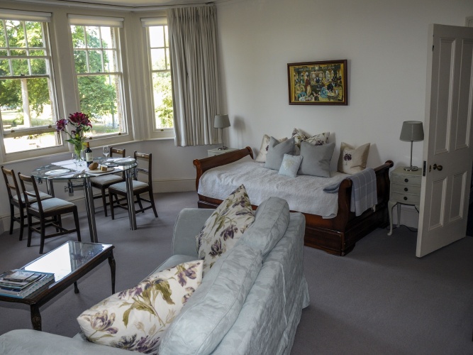 Deluxe Apartment