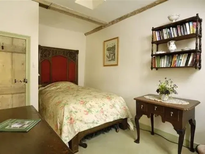 Standard Twin room with view