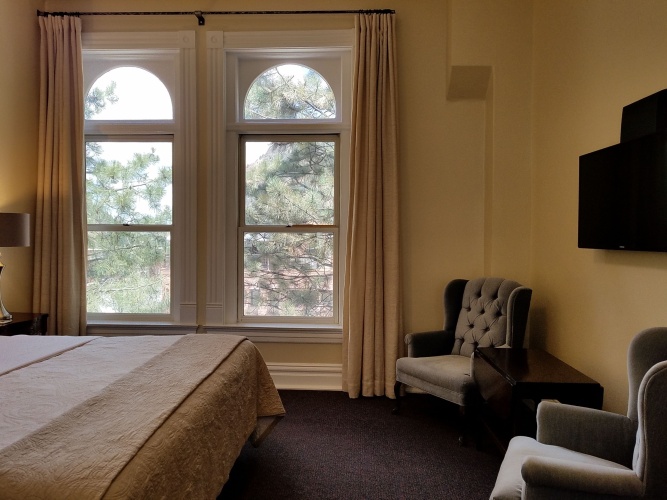 1 Bedroom Suite