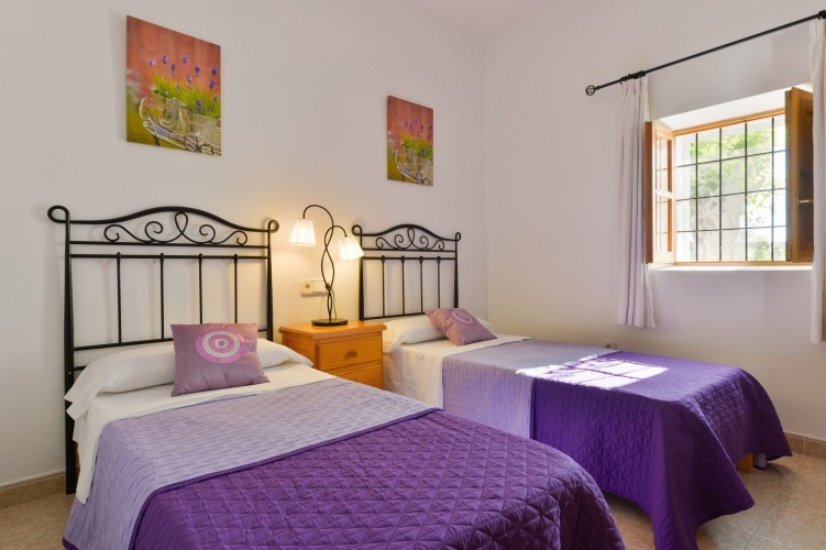 4 Bedrooms Villa