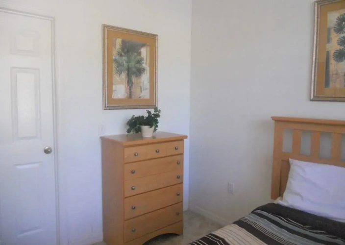 4 Bedrooms Cottage