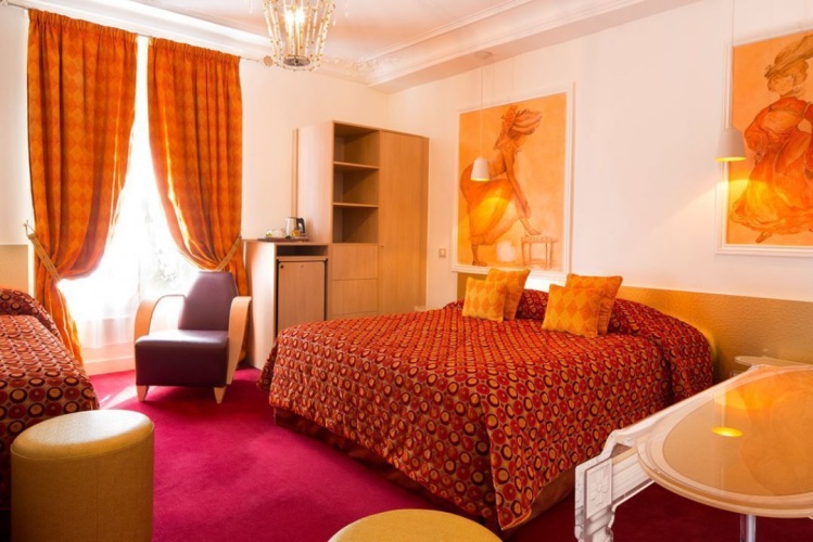 Standard Triple room