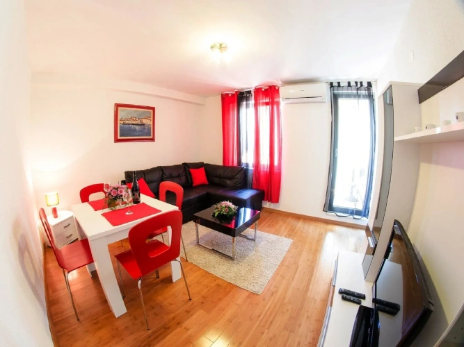 2 Bedrooms Prestige Apartment with balcony