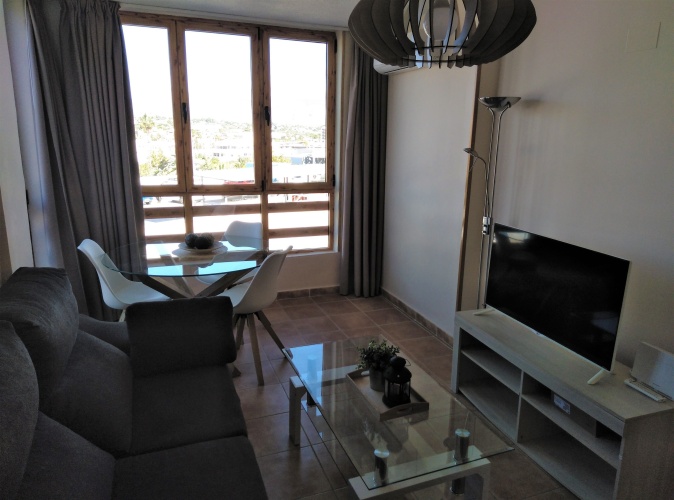 2 Bedrooms Apartment with mountain view