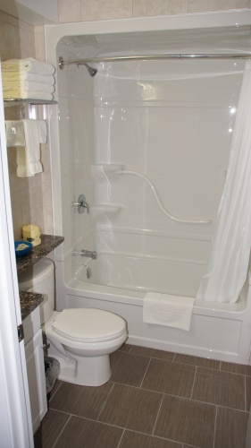 Deluxe Quadruple Basement room