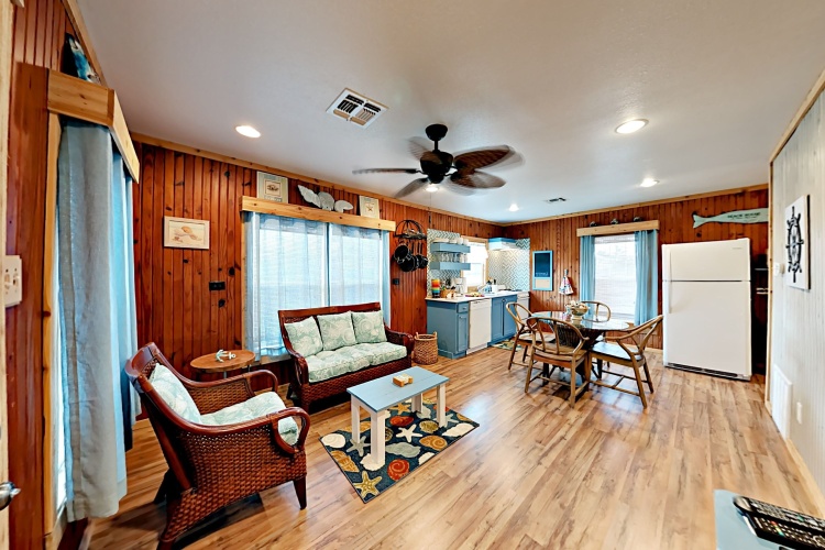 2 Bedrooms Cottage