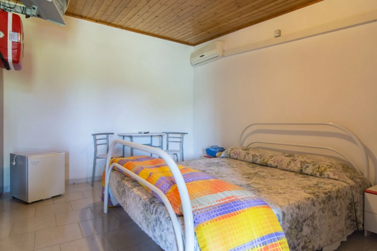 2 Bedrooms Bungalow