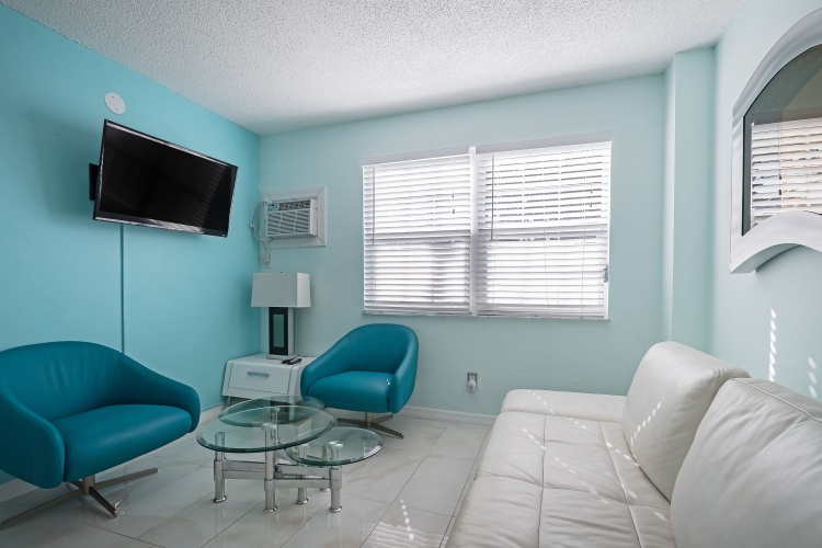 2 Bedrooms Apartment