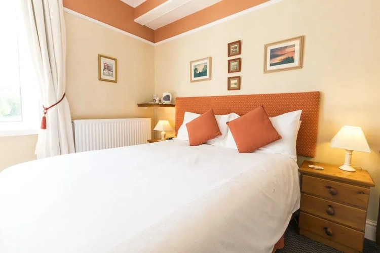 Standard Double Basement room