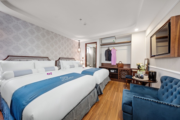 Deluxe Twin room with city view