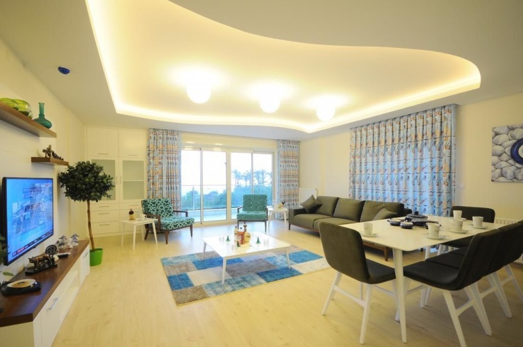 3 Bedrooms Apartment
