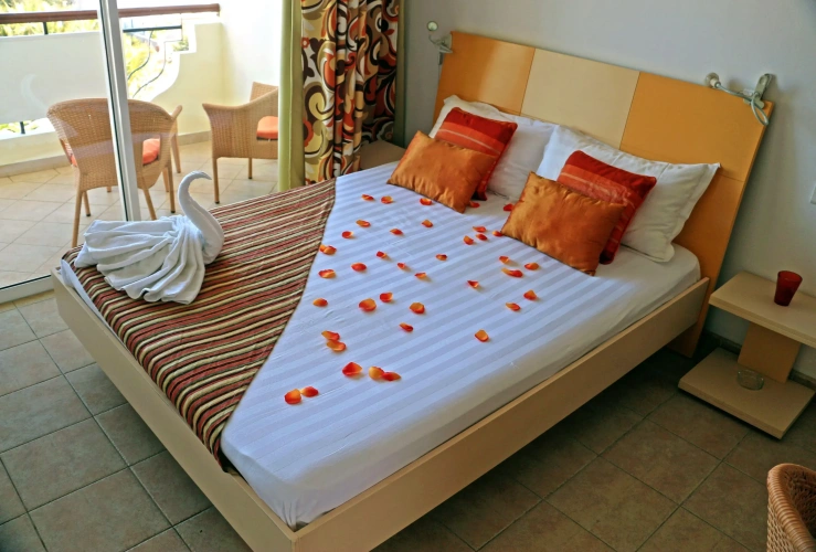 2 Bedrooms Quadruple Family Apartment