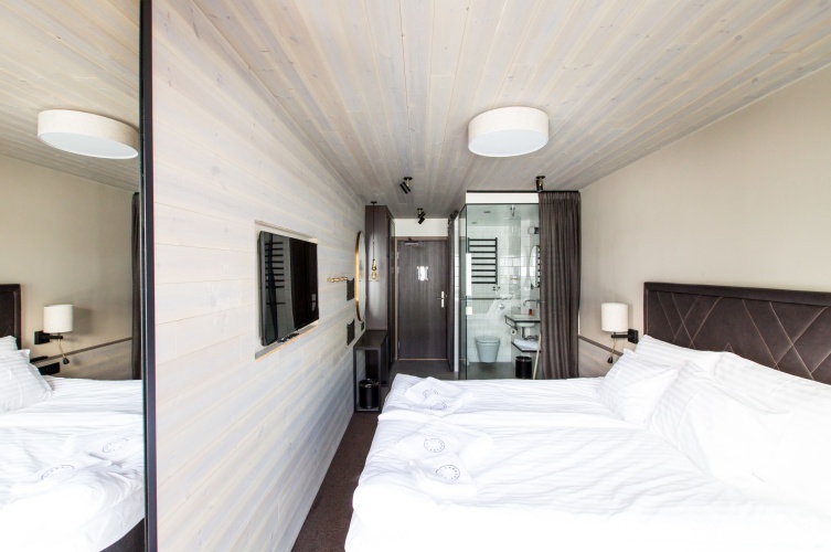 Standard Twin room with view