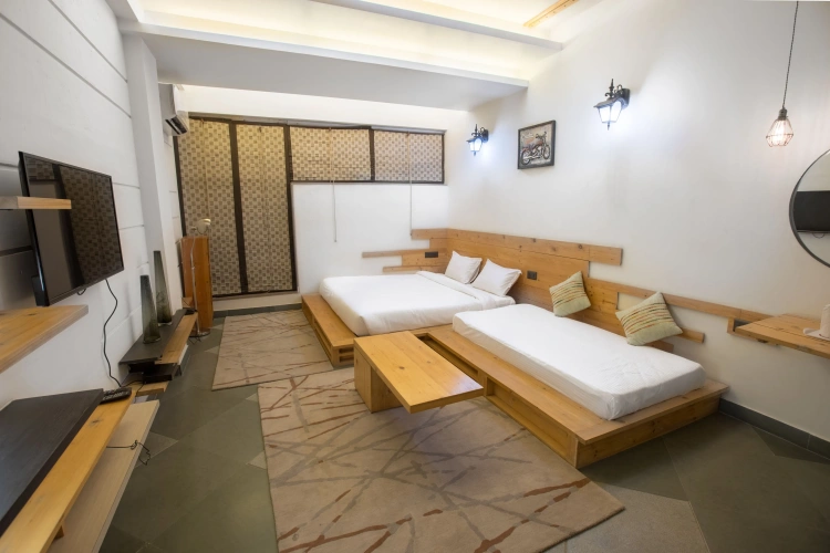 Standard Club room