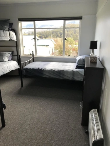2 Bedrooms Quintuple Cottage