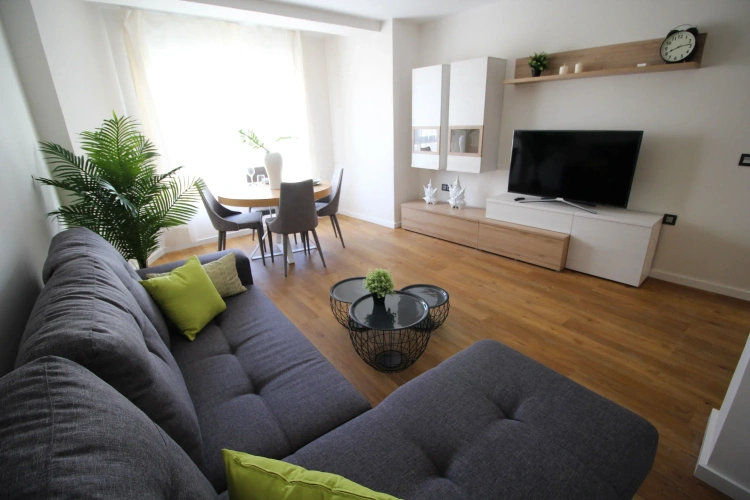 3 Bedrooms Apartment