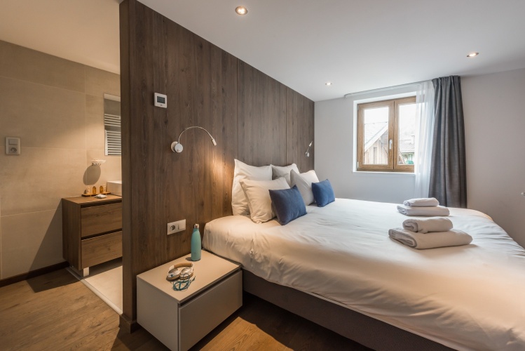 4 Bedrooms Premium Apartment