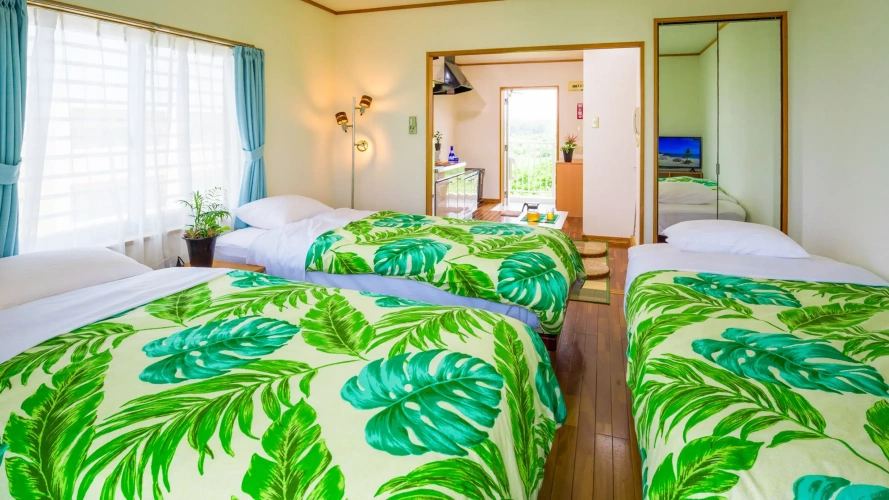 Standard Triple room
