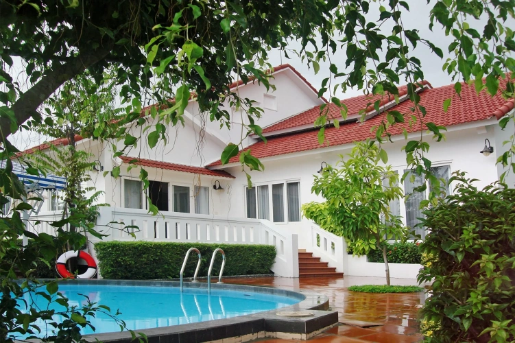 2 Bedrooms Villa