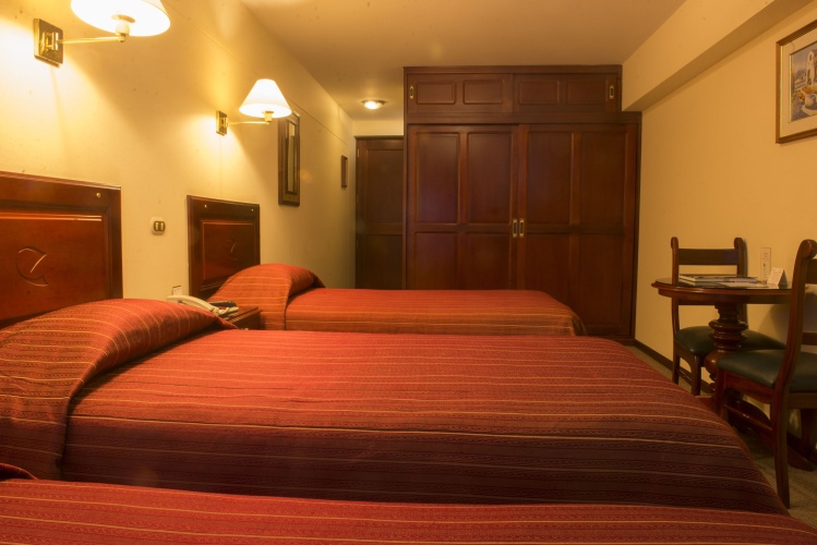 Standard Triple room