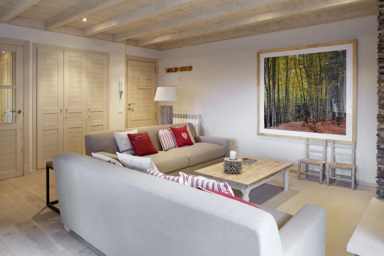 2 Bedrooms Apartment