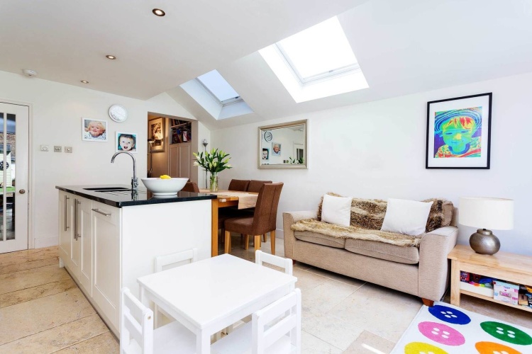 3 Bedrooms Apartment
