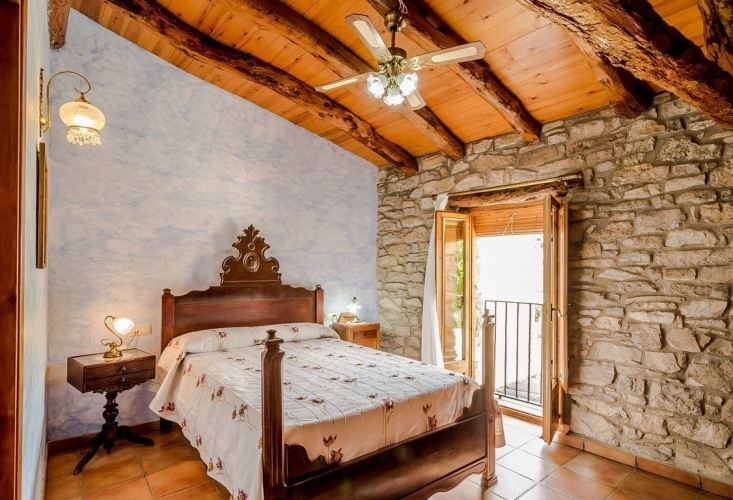 4 Bedrooms Cottage