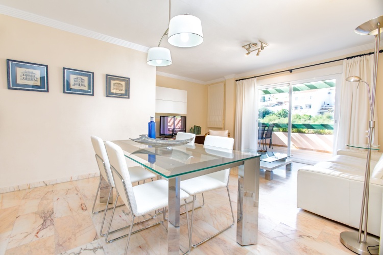 2 Bedrooms Quadruple Apartment with view