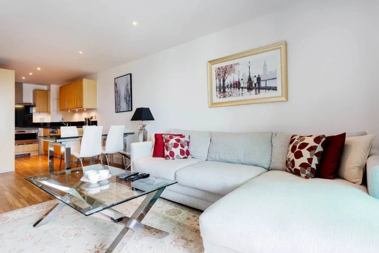 2 Bedrooms Apartment