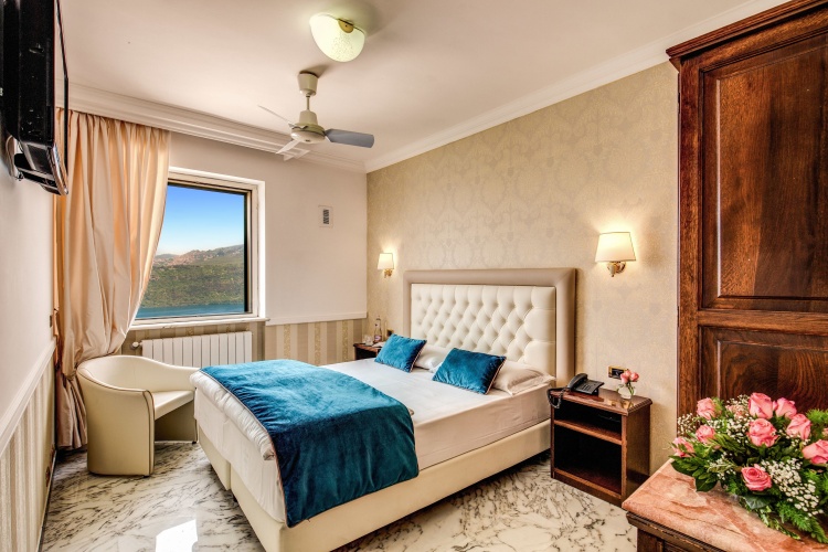 Comfort Double room with lake view