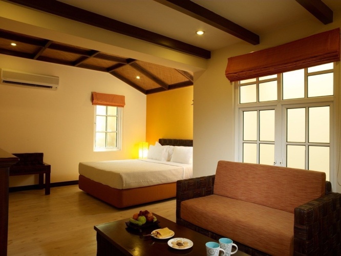 Standard Triple room