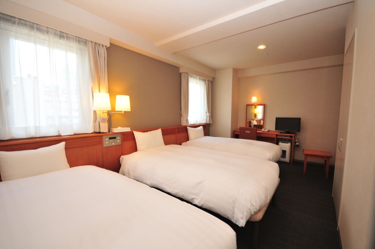 Standard Triple room