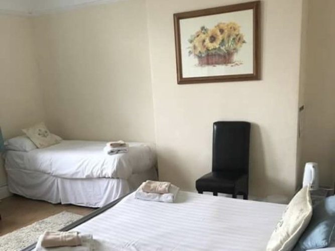 Standard Triple room