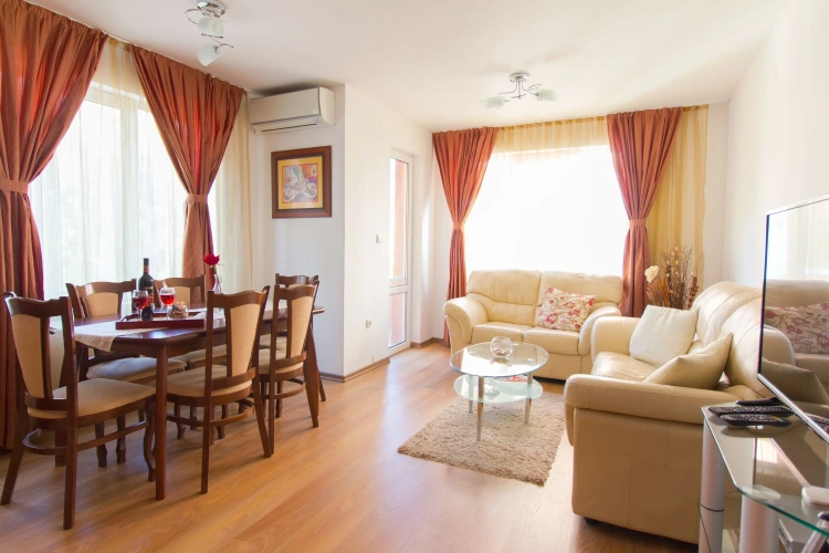 1 Bedroom Apartment