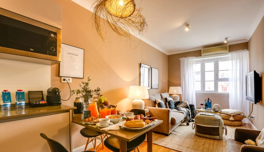 2 Bedrooms Apartment