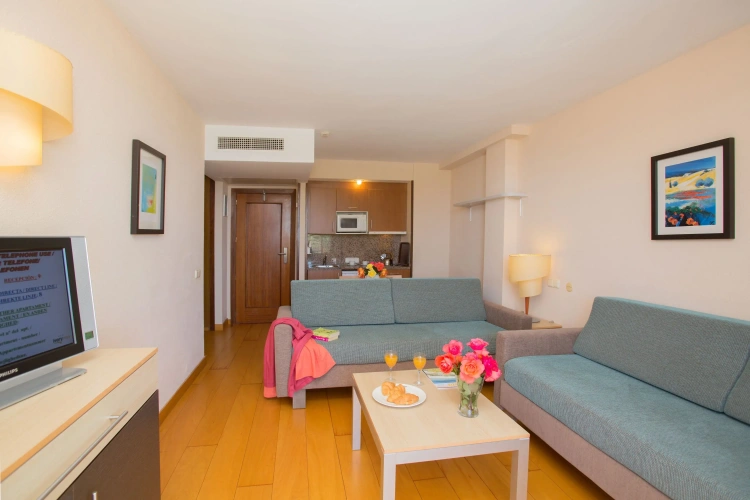 1 Bedroom Apartment with garden view