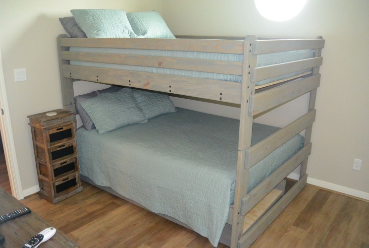 3 Bedrooms Cottage with balcony