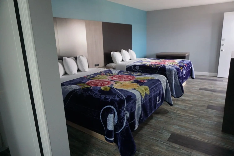 Classic Quadruple room
